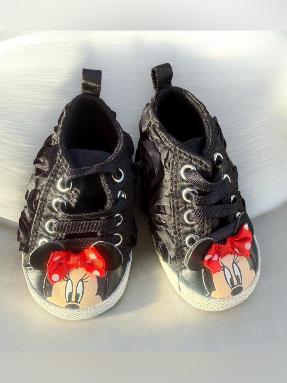 Disney Minnie Mouse Baby Soft Crib Shoes Hightop Sneakers Red Black Bow 6-9 mos
